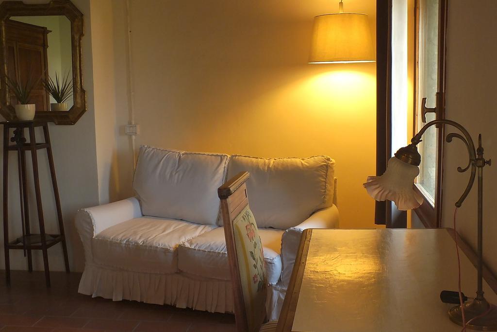 Corte Di Maggio B&B Country House 伊莫拉 客房 照片